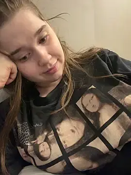 Stripchat Live Sex Cam of HornyGirlH