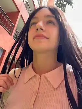 Stripchat Sex Cam of MiaTee