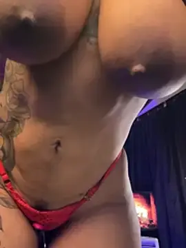 Stripchat Live Sex Cam of monroe_777