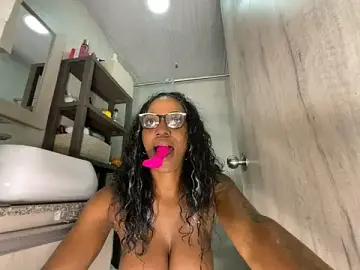 Stripchat Free Live Porn of Bustykeyla
