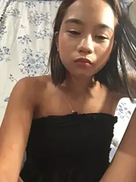 Stripchat Live Sex Cam of Asianpinay_Skinny1818