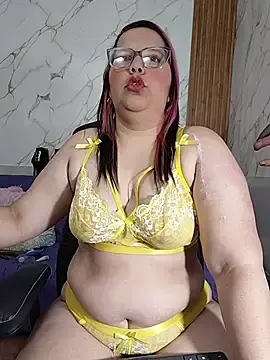 Stripchat Live Sex Cam of kiara_scottt