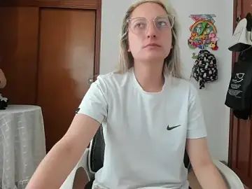 Stripchat Best live sex cam show of Adele_johnsonn1