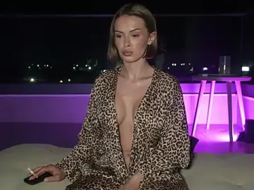 Stripchat Live Sex of HotBella-