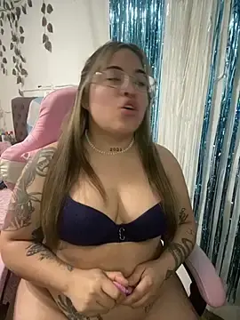 Stripchat Sex Cam of Lindalatina2001