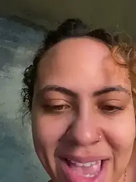 Stripchat Free Porn Cam of Chloe_Leaozinho