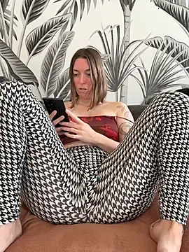Stripchat Live Sex Cam of Daisy_Michto_Officiel