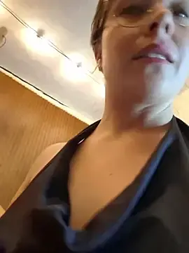 Stripchat Free Porn Cam of Emmasweet_Val