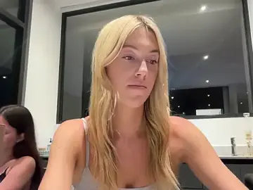 Stripchat Sex Cam of daisyyxmaeee