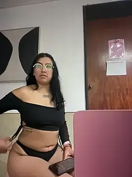 Stripchat Adult Webcam of GabyLopez_Pink
