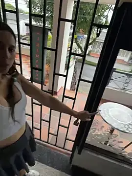 Stripchat Watch Live Sex Cams of LittleDoll___