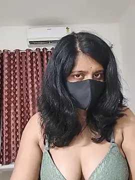 Stripchat Live Sex Cam of Cute-Maanvi