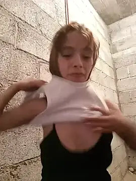 Stripchat Live Sex Cam of MINI_Petite
