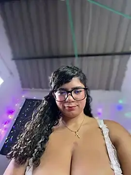 Stripchat Free Live Porn of Simone_Miller