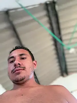 Stripchat Live Sex Cam of Simone_Miller