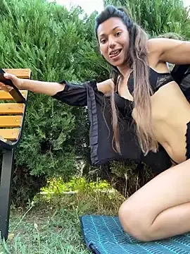Stripchat Live Porn of -_MiaQueen_-