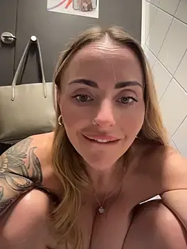 Stripchat Watch Live Sex Cams of EmaSalis