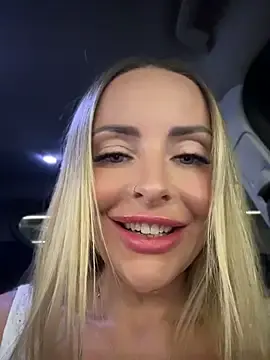 Stripchat Adult Video Chat of EmaSalis