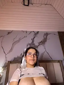 Stripchat Free Porn Cam of LunaRosse_