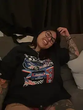 Stripchat Free Porn Cam of miacanela_xo