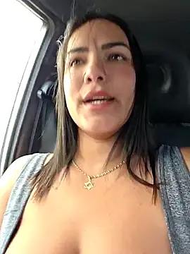 Stripchat Sex Cam of camiysebas21
