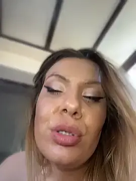 Stripchat Live Porn of KrisKkiki