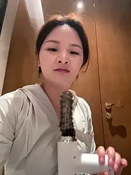 Stripchat Live Porn of Mia-77