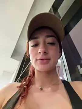 Stripchat Sex Cam of ariiel_