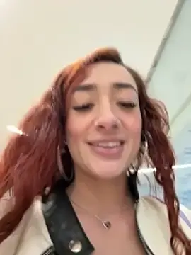 Stripchat Free Porn Cam of ariiel_