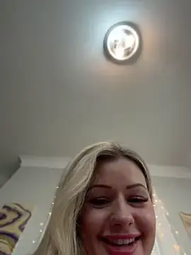 Stripchat Free Live Porn of LoveShae_