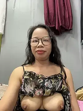 Stripchat Live Sex of honghong_mother