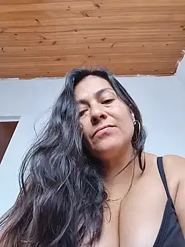 Stripchat Live Sex Cam of roxana_sexy_2026