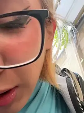 Stripchat Live Porn of SweetBunnyGF