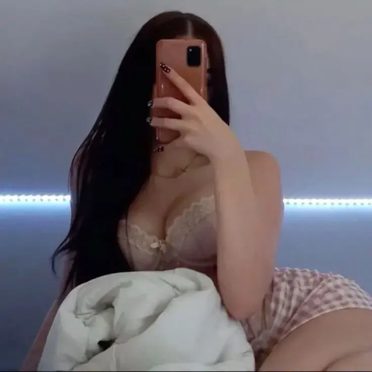 Lona_Hot