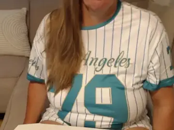 Stripchat Sex Cam of KimMitchelli
