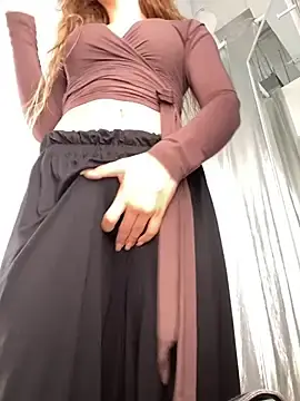 Stripchat Adult Webcam of QuitieLia