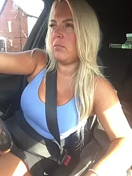 Stripchat Live Sex of Bustyblondebabe32