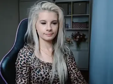 Stripchat Best Webcam of KristineGlow