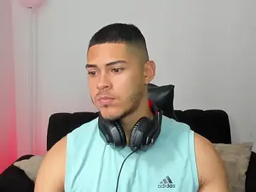 Stripchat Watch Live Sex Cams of Iamdylan777