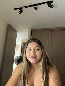 Stripchat Live Porn of lunablossom_