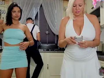 Stripchat Sex Chat of TUNDEROSE1