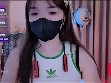 Stripchat Sex Cam of Caryln-Bun
