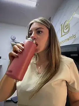 Stripchat Sex Cam of alicee16