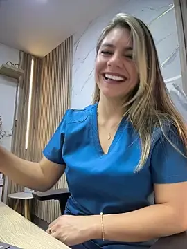 Stripchat Live Sex Cam of alicee16