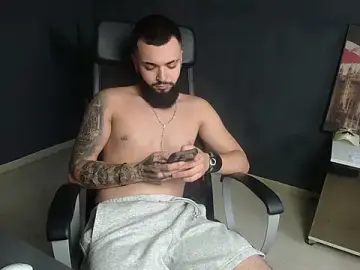 Stripchat Free Porn Cam of OscarWillss