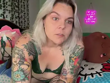 Stripchat Watch Live Sex Cams of CherryBombBomb