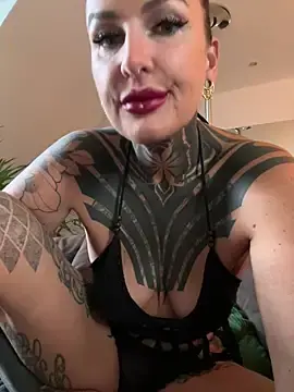 Stripchat Live Sex Cam of KathaleaNoir