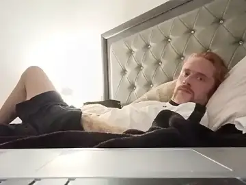 Stripchat Free Porn Cam of RightishResolve