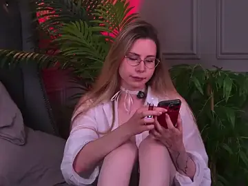 Stripchat Free Live Porn of -SaraBlack-