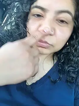 Stripchat Sex Cam of kimmiakiss22